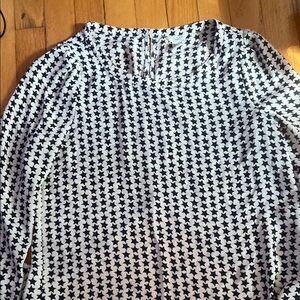 Black and White Star Patterned Women's Top